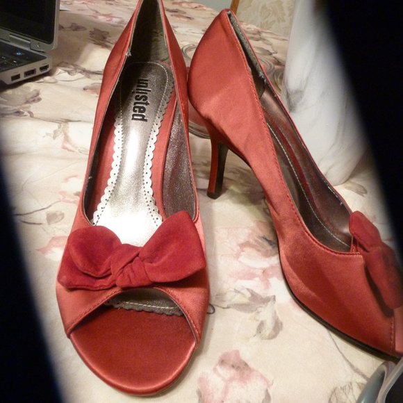 Unlisted Red  Peep Toe Heels with Bow  sz 10 NWOP - Picture 4 of 15